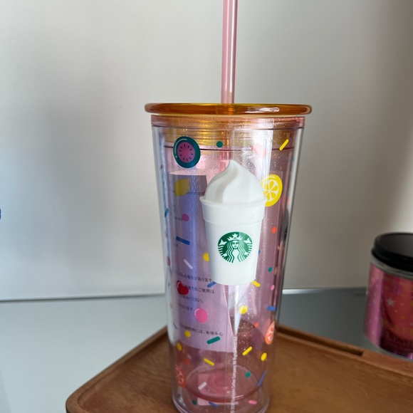 BNWT Starbucks pop socket - Picture 2 of 3